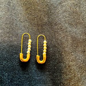 NEW 18K GOLD CLASSIC PEARL HOOP EARRINGS